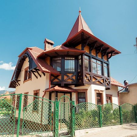 Vila Genia Campulung Moldovenesc Ngoại thất bức ảnh